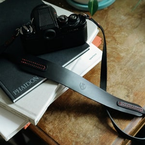 LEGACY NERO Leather Camera Strap: Camera strap for Digital and Film Cameras Horween Chromexcel Hand stitched image 2