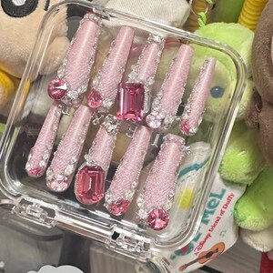 Handmade press-on nails