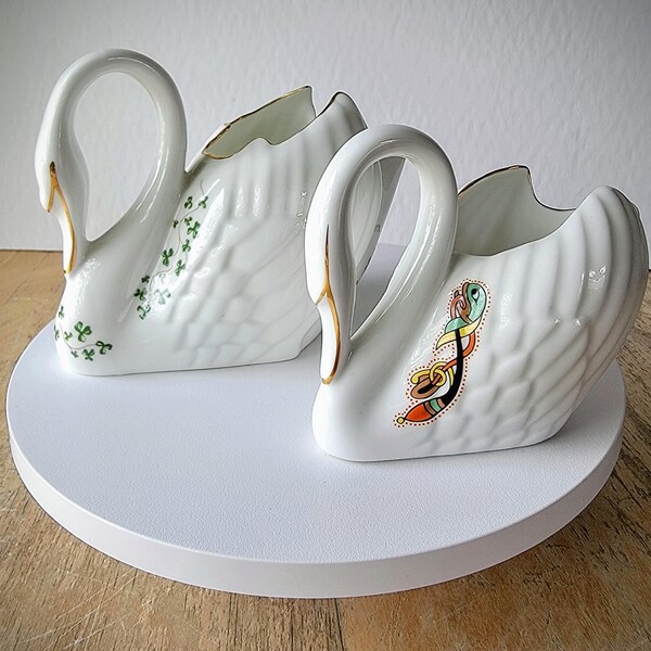 Pair of Royal Tara Galway fine china Swans ** Beautifully crafted **