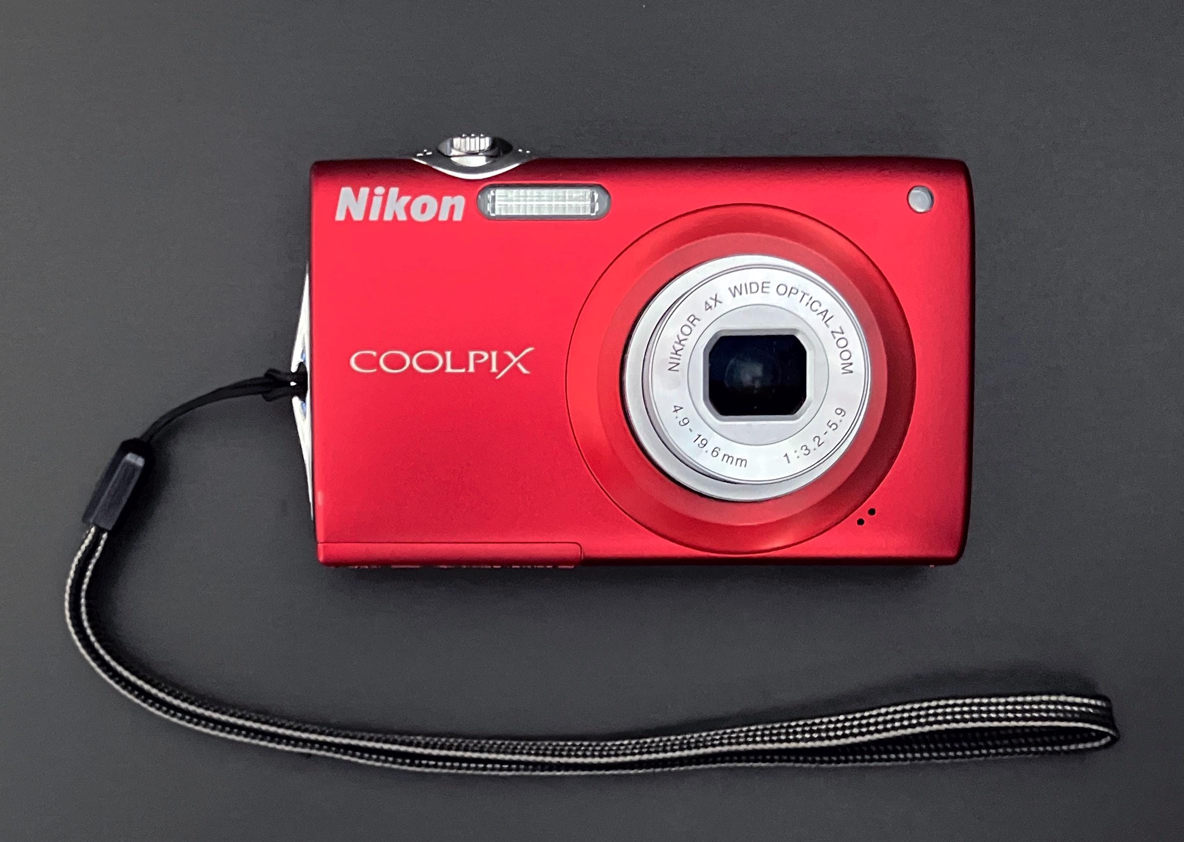 Nikon Coolpix S205 Digital Point & Shoot Camera _ 12mp _ 4x Zoom _