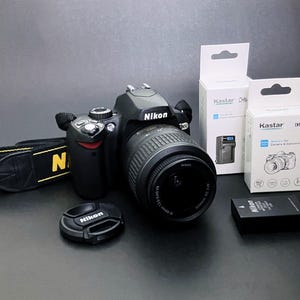 Nikon D60 DSLR Digital Camera _  w/ Nikkor ED 18-55mm f/3.5-5.6 G VR Zoom _ In Box
