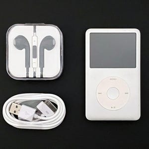Apple Classic iPod _ 120 GB _ 7:e generationen _ Silver _ Mp3-spelare _ Bra skick!
