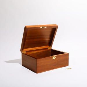 Acacia Wood Keepsake Box with Lock – Vintage Memory Storage Chest