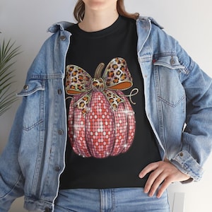 T-shirt con zucca glitterata rosa / T-shirt autunnale con fiocco leopardato / T-shirt con zucca di Halloween scintillante / T-shirt con grafica autunnale carina / Moda autunnale alla moda