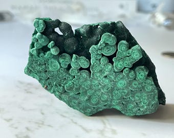 Velvet Silky Malachite Oreo-like Cluster | Banded Layers of Malachite Green Fibers - Raw Malachite Crystal, Crystal Healing, Green Chakra