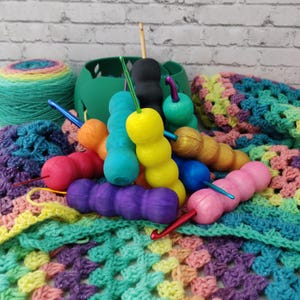 CushiGrip Silicone Ergonomic Crochet Hook Grip | interchangeable | soft squishy | crochet handle | ergonomic grip | crochet hook | hand pain