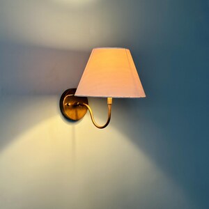 Ruwe messing wandkandelaar | Messing lamp met linnen | Meerdere afwerkingen | Schepkandelaar | Zwarte wandlamp | Verlichting badkamermeubel