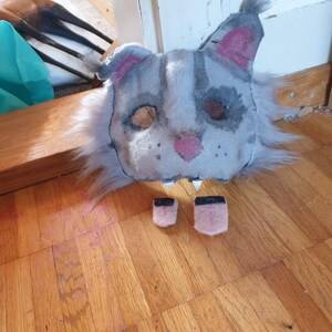 Máscara de lince hq: orelhas dobráveis e 2 línguas removíveis! Muito fofa, feita de papelão (resistente à água) e espuma.