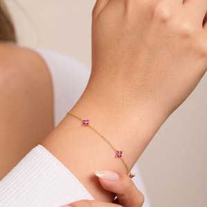 Amethyst Dainty Clover Bracelet, Minimalist Four Leaf Clover Bracelet, Floral Bracelet, Gift for Her, Girlfriend Gift, Christmas Gifts
