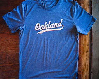 Chicago Cubs Oakland Baseball Tee: Vintage Style Fan Shirt