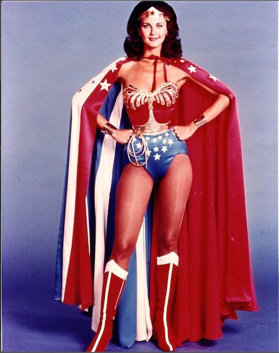 MEGA Wonder Woman Cape Glorious Replica of Lynda Carter's WW Capeflowing  Liquid Satinperfect Accent for Your Wonder Woman Costume -  Canada