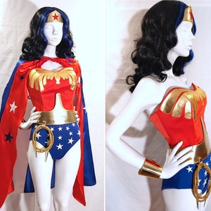 Déguisement Wonder Woman Lynda Carter classique complet de la saison 2 : corset brodé, ceinture, lasso, diadème, poignets, boucles d'oreilles, bas au choix AVEC petite cape...