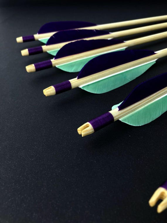 Flèches En Bois Traditionnelles Pour Arc Longbow - Plumes Rouges/noires - 550 Grains - UK