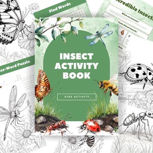 Op de afbeelding: Een insectenactiviteitenboek voor kinderen met een groene omslag. Het boek bevat illustraties van insecten zoals vlinders, bijen en libellen. Het bevat een kruiswoordpuzzel, een woordzoeker en feiten over insecten. Rondom het boek zijn insecten kleurplaten.