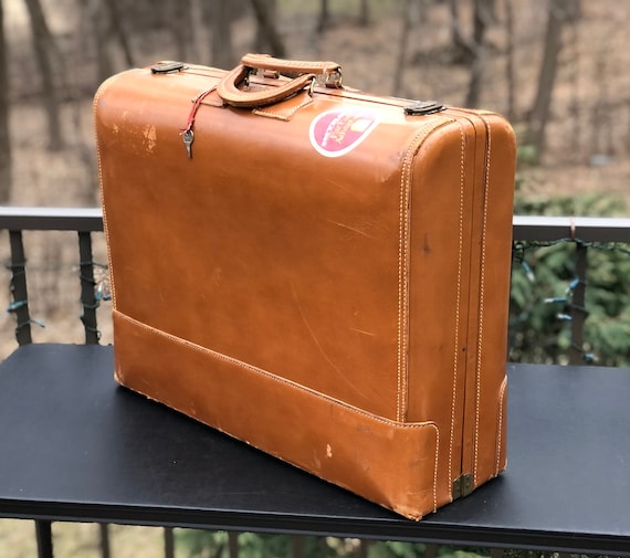 Gorgeous Vintage Pecan Brown Leather Suitcase, "W… - image 1