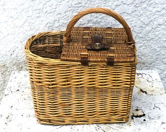 Vintage Wicker Picnic Basket, Summer-y Cotton Lining, 2 Wine Bottle Holders
