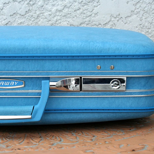 Vintage "Airway" Bright Turquoise Hard Shell Suitcase, with Original Key!