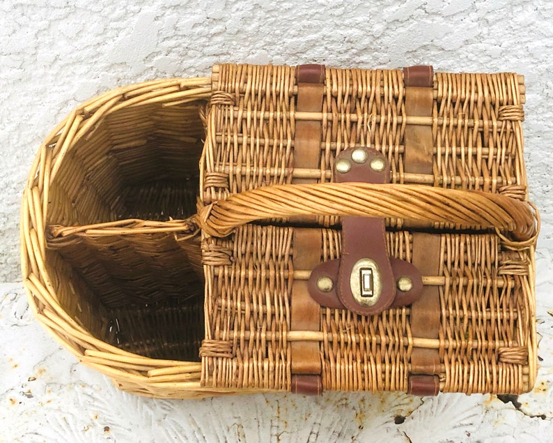 2 Wine Bottle Holders Vintage Wicker Picnic Basket Summer-y Cotton Lining