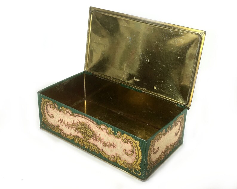 Heavier Tin Constructions Vintage Tin Antique Looking Landscape on Lid 1940s or 1950s