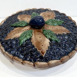 Vintage Ceramic Pie Keeper with Lid, Blueberry Pie, Realistic Pie Lid