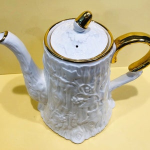 Vintage Coffee Pot, "Old English Oak", by Royal Stafford Fine Bone China, Fabulous Faux Bois Embossed Texture, White with Gold Trim image 6