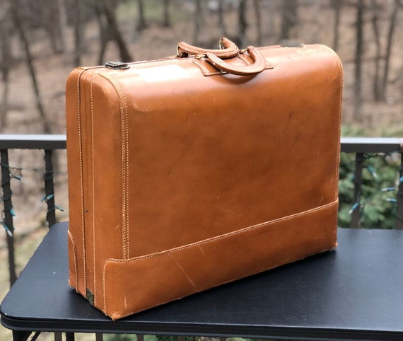 Gorgeous Vintage Pecan Brown Leather Suitcase, "W… - image 4