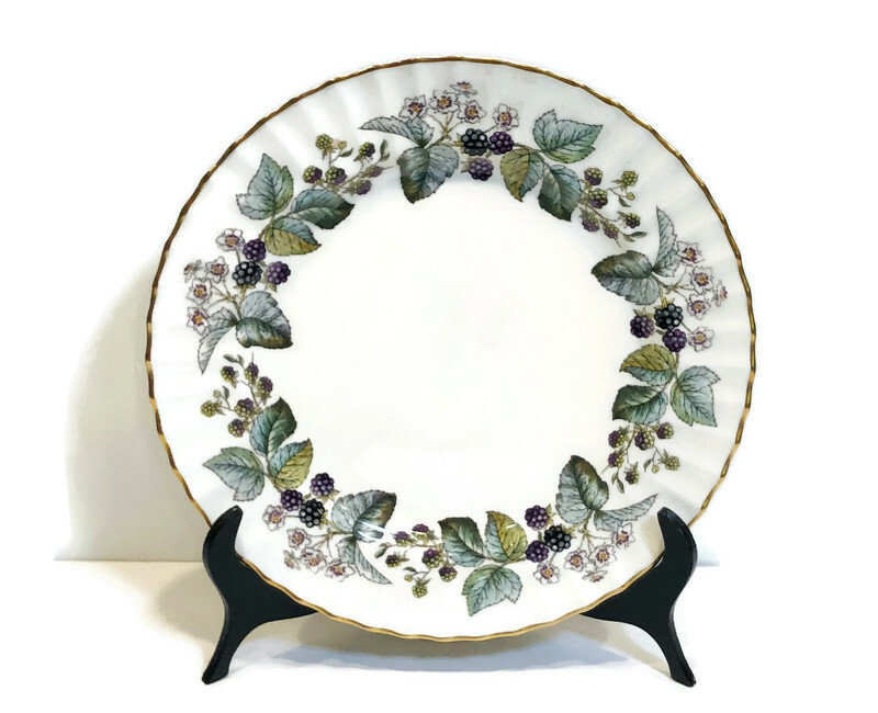 Worcester Lavinia - Etsy