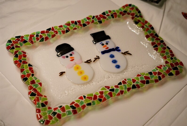 Snowman date Christmas wavy tray by YafitGlass image 1