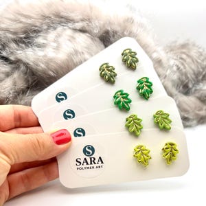 Clous d&#39;oreilles feuille, boucles d&#39;oreilles légères, boucle d&#39;oreille tendance, cadeau pour elle, boucle d&#39;oreille en pâte polymère, boucles d&#39;oreilles en acier inoxydable, hypoallergénique