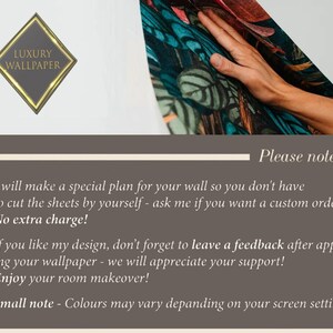 Puede incluir: Una imagen con texto, que presenta un diamante dorado que contiene las palabras "Luxury Wallpaper". Debajo del diamante, el texto "Por favor, tenga en cuenta" va seguido de tres vi&ntilde;etas que proporcionan informaci&oacute;n sobre pedidos personalizados, comentarios y variaciones de color.