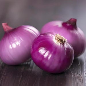 Sweet And Flavorful Onion Seeds – Non-GMO, Organic Heirloom – Easy to Grow – Perfect for Home Gardens & Containers