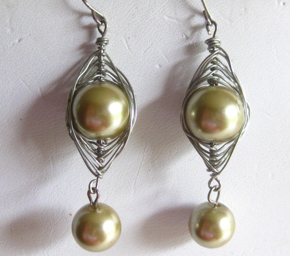 Pearl Silver Glass Set Necklace Earrings Pierced … - image 2