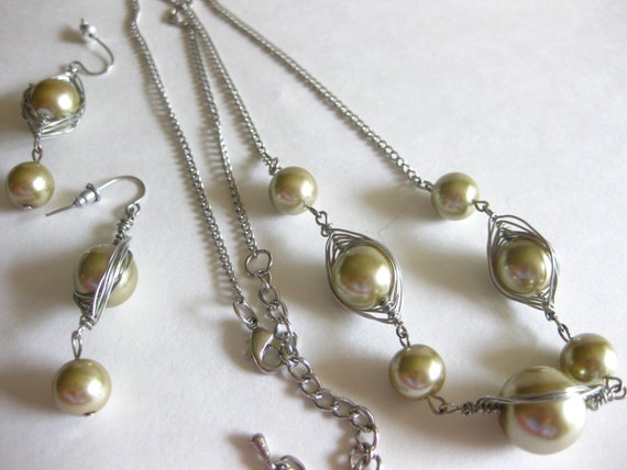 Pearl Silver Glass Set Necklace Earrings Pierced … - image 1