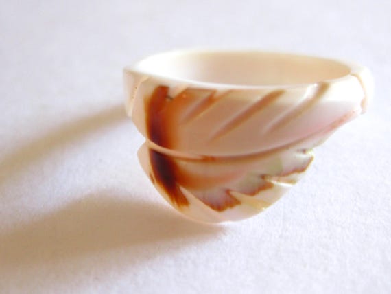 Seashell Ring Carved Leaf Shell Size 6 - image 7
