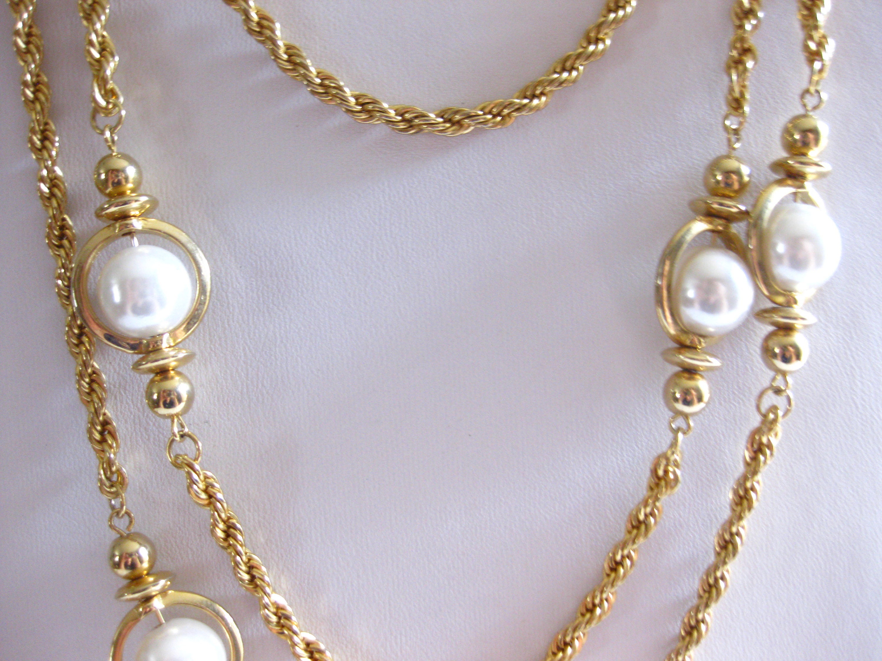Necklace Caged Pearl Beads Gold Chain Long 56 Vintage