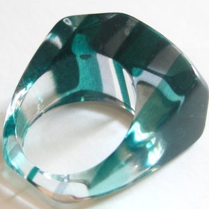 Ring Lucite Green Stripe Size 7 3/4 Vintage immagine 4