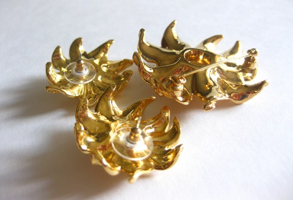 Gold Pearl Daisy Earrings Brooch Matching Set Vin… - image 4