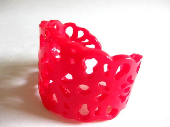 Bracelet Carved Red Plastic Celluloid Lucite Cuff… - image 5