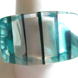 Ring Lucite Green Stripe Size 7 3/4 Vintage immagine 2