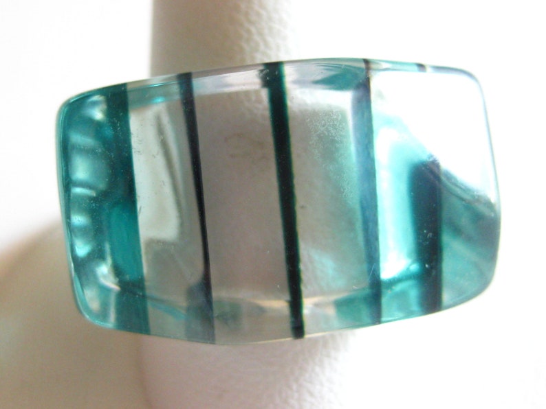Ring Lucite Green Stripe Size 7 3/4 Vintage immagine 2