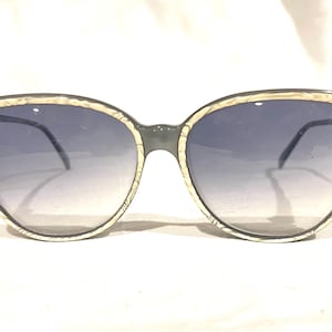 Vintage LA EYES Cat Eye Sunglasses: 80s Italian Designer Style