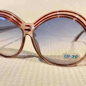 Original Vintage Sunglasses from the 1980&#39;s - World of Frames LTD COL.4 WOF 1020 Brownish Frame with Gradient Blue Lenses  Made in usa