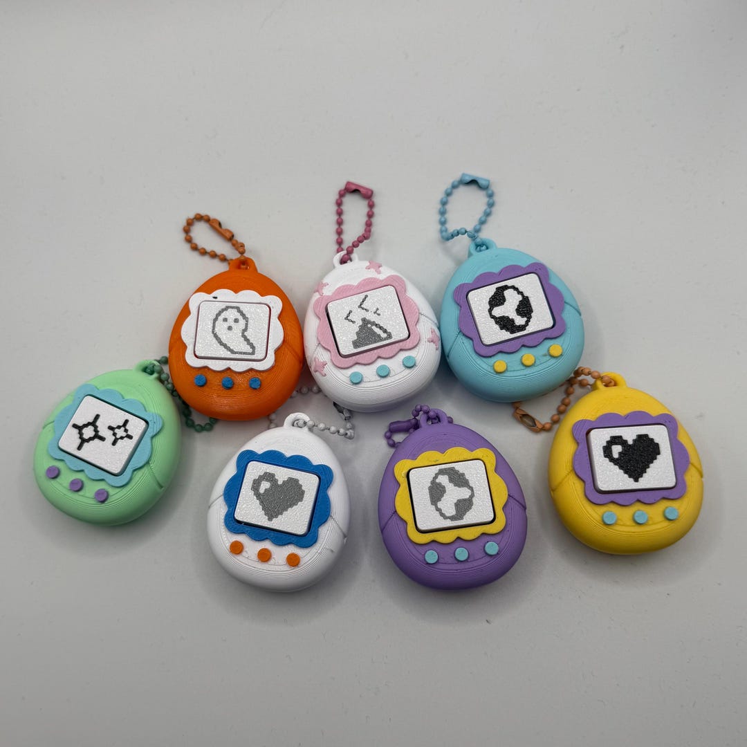 Tamagotchi クリーム色 キーホルダー付き Tamagotchi クリーム色 キーホルダー付き Tamagotchi クリーム色