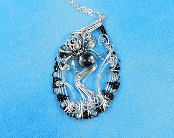 Unique Woven Wire Wrapped Spider Necklace, Women's Goth Arachnid Pendant, Unusual Artisan Crafted Spider Jewelry, Artistic Halloween Pendant