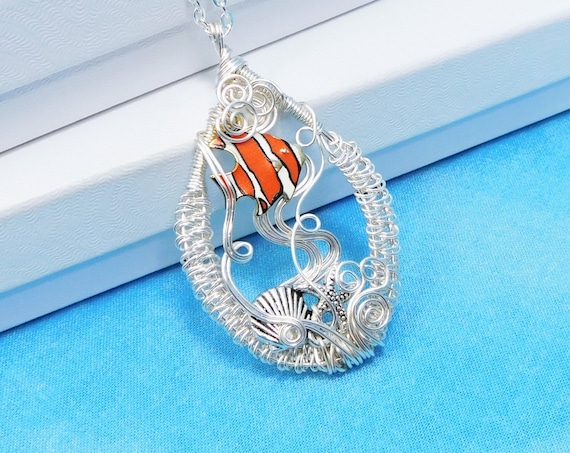 Swimming Clownfish Necklace, Fun Beach Jewelry, Whimsical Clownfish Pendant, Ocean Theme Wearable Art, Seaside Vacation Jewelry Gift