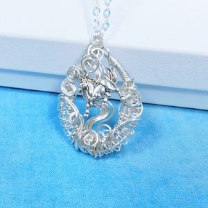 Unique Woven Wire Horse Necklace, Artistic Equestrian Jewelry Gift for Animal Lover, Artisan Crafted Handmade Wearable Art Pendant Present