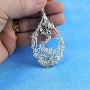 Colgante de libélula artesanal artesanal, collar de libélula de alambre tejido único en su tipo, arte portátil Tema de la naturaleza Memorial Joyería Simpatía Regalo