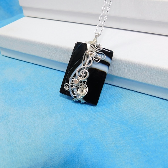 Treble Clef Necklace, Black Onyx Pendant Gift for Musician, Music Teacher of Piano, Orchestra or Band, Musical Staff Pendant Present for Mom