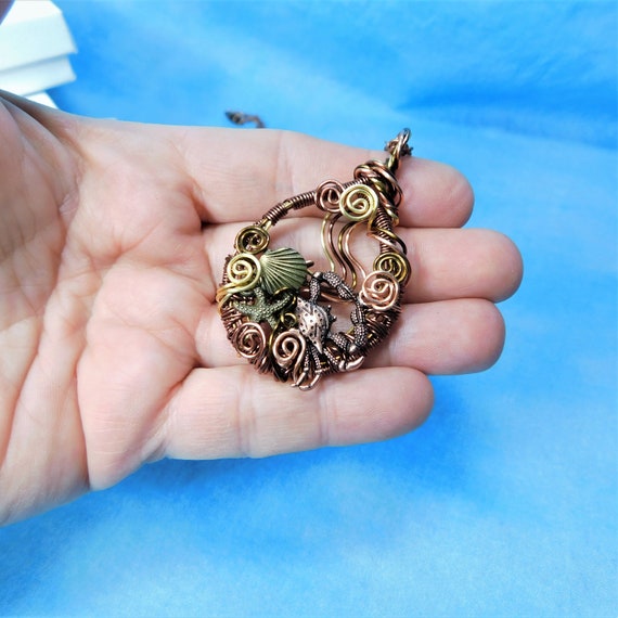 Woven Copper Crab Theme Necklace, Artistic Handmade Wire Wrapped Pendant, Ocean Beach Marine Life Theme Wearable Art Jewelry for Women
