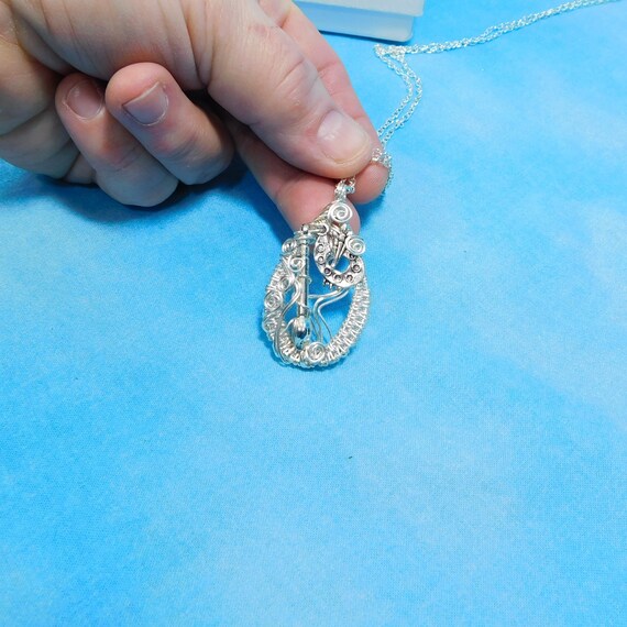 Artist Theme Necklace, Artistic Painter Pendant, Wearable Art Jewelry Present for Mom, Appreciation Gift for Art Teacher or Women who Paint